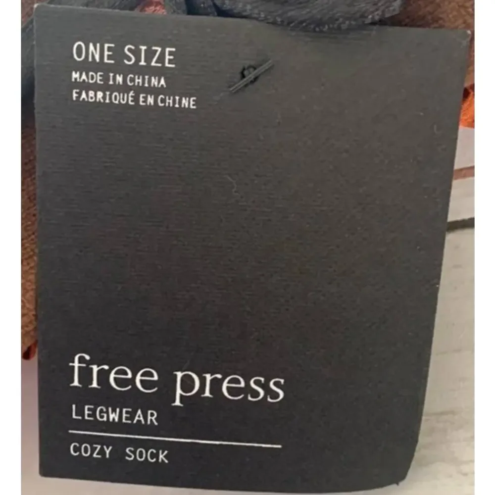 5/$25 Free Press Eye Mask & Socks‎